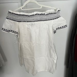 Ann Taylor off shoulder top Medium